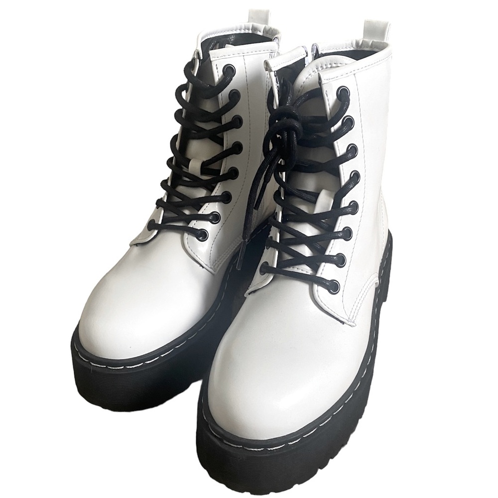 steve madden betty white combat boots size 7/8/9